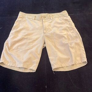 Old Navy active short, khaki with pockets and belt loops, size 30